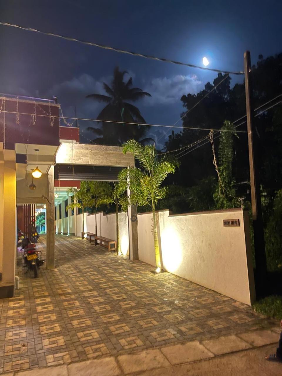 Hotel Sunny Cloud Harumalgoda Esterno foto